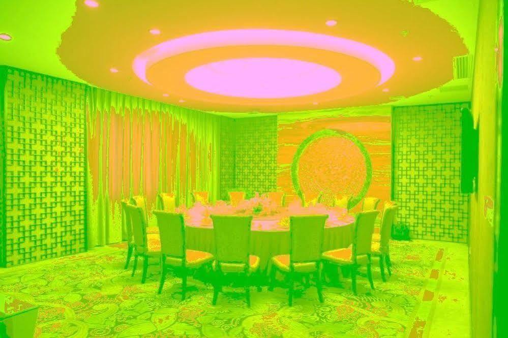 Phoenix Grand Hotel Fenghuang County Exterior photo