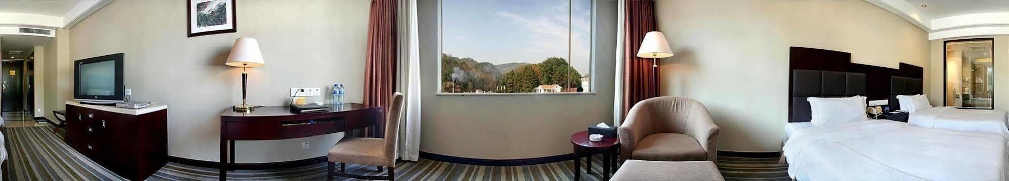 Phoenix Grand Hotel Fenghuang County Exterior photo