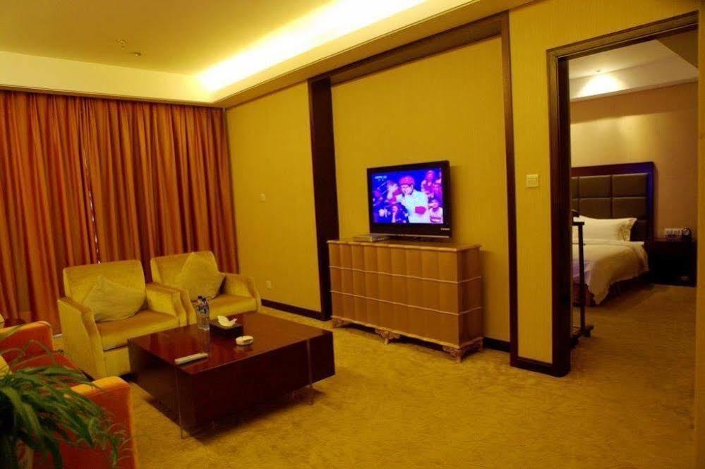 Phoenix Grand Hotel Fenghuang County Exterior photo