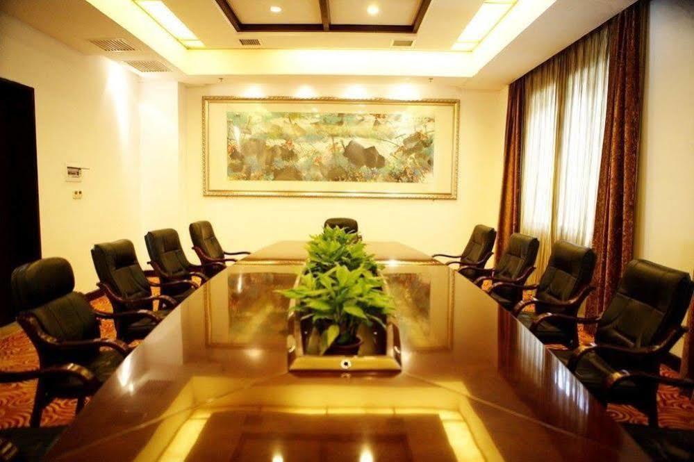 Phoenix Grand Hotel Fenghuang County Exterior photo
